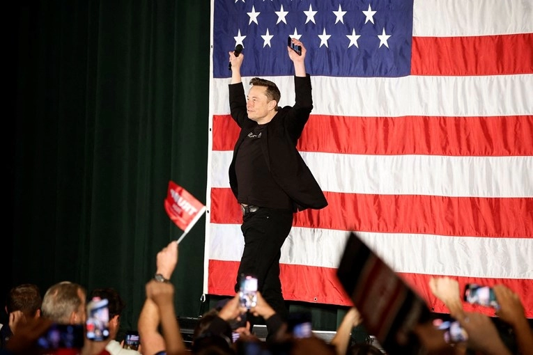 Musk je na X-u otpustio tisuće. Isto želi napraviti u američkoj administraciji
